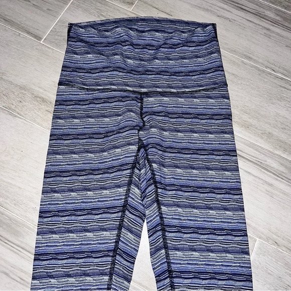 Lululemon Athletica Blue Space Dye Wunder Under Cropped Leggings, Women’s Size 6 - Picture 2 of 7